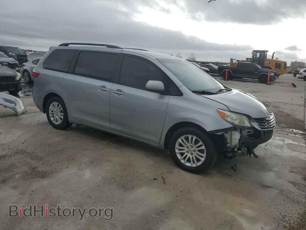 2017 TOYOTA All Models - VIN: 5TDYZ3DC5HS836006 - Фото 4
