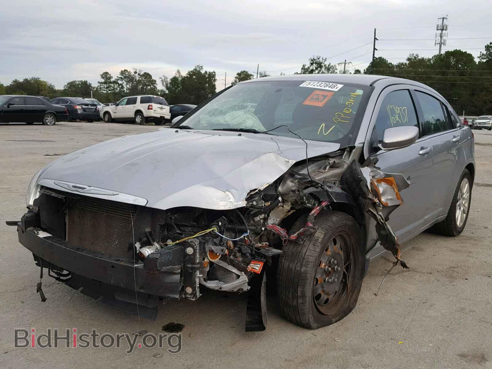 2013 CHRYSLER 200 - VIN: 1C3CCBAB1DN560347 - Фото 2