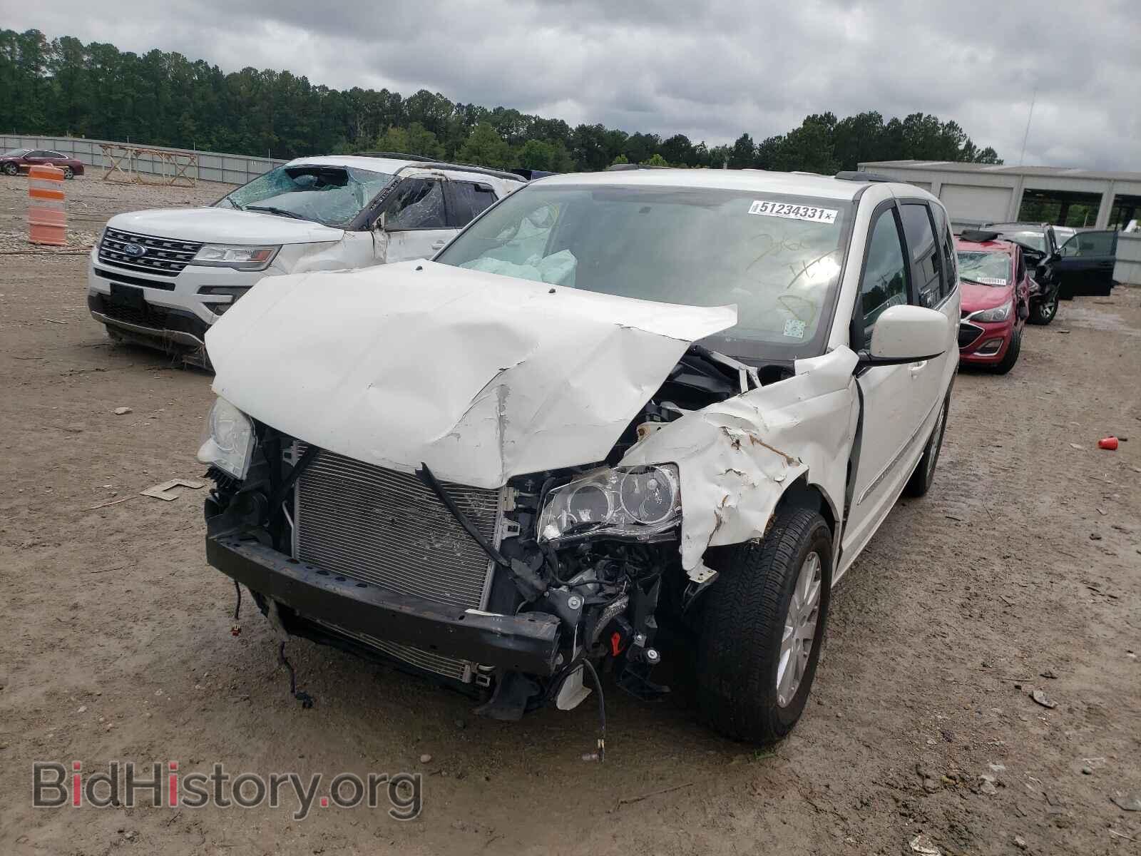 2013 CHRYSLER TOWN & C - VIN: 2C4RC1BG3DR541182 - Фото 2