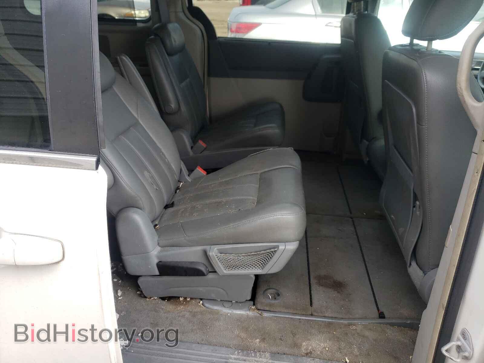 2008 CHRYSLER MINIVAN - VIN: 2A8HR54P08R844210 - Фото 6