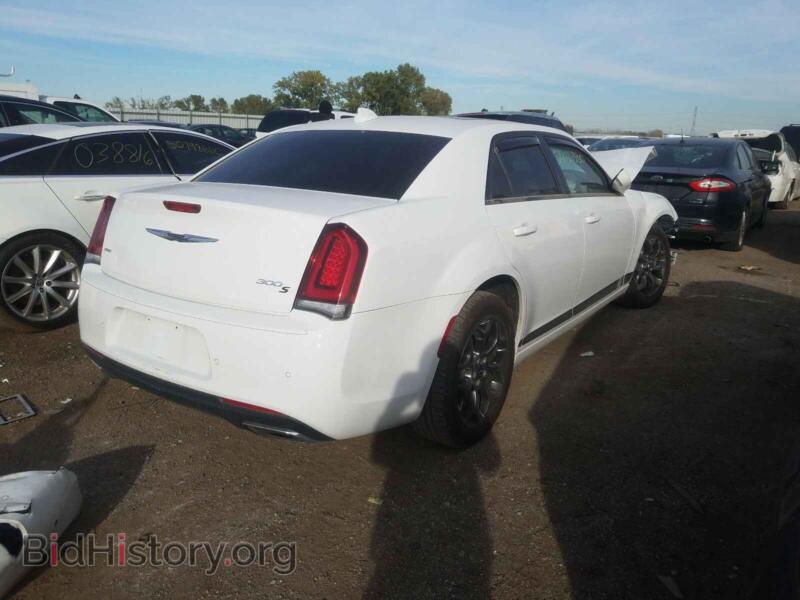 2017 Chrysler 300 (VIN 2C3CCAGG3HH647839) — фото 4 из 10