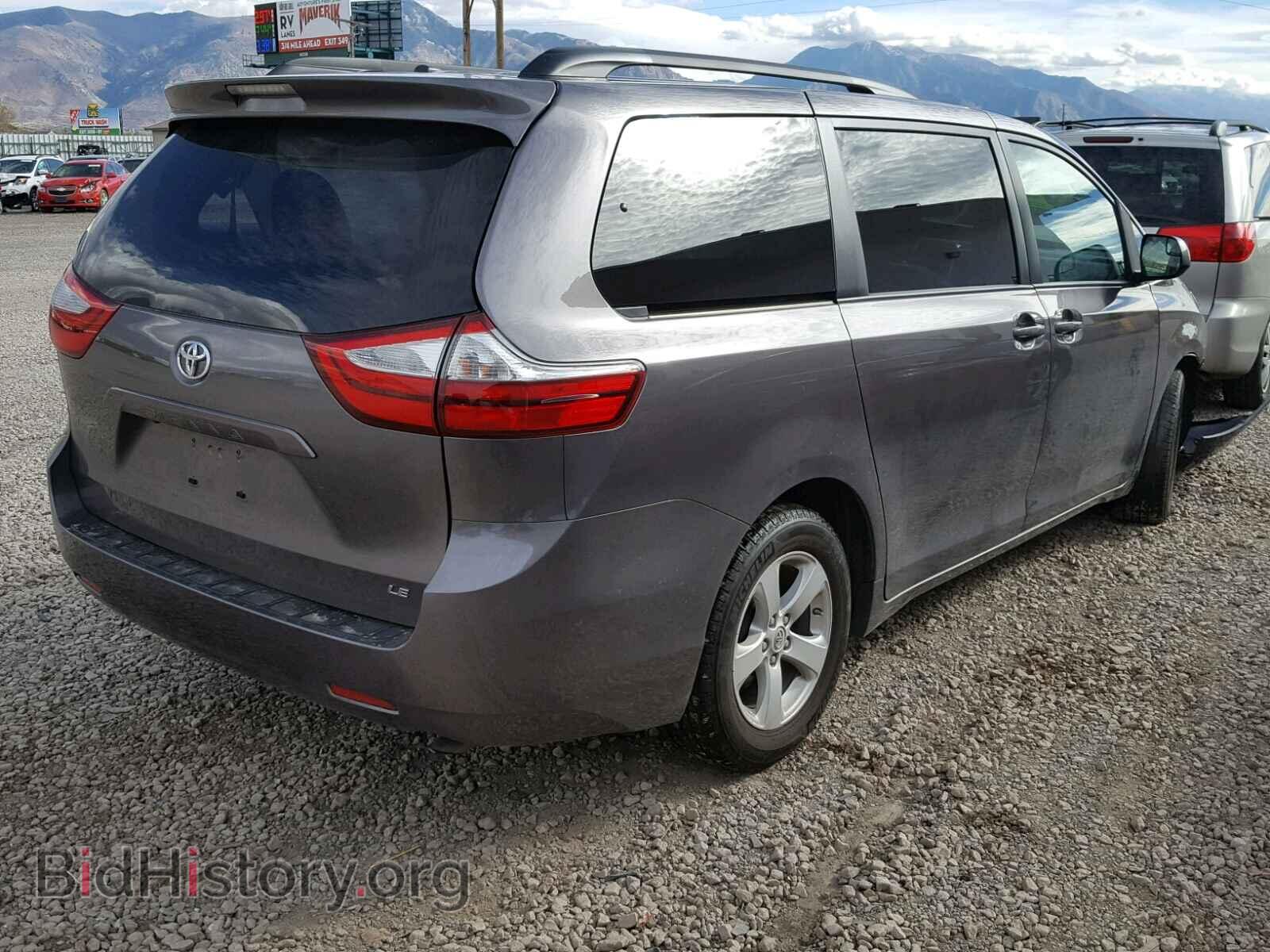 2017 TOYOTA SIENNA LE - VIN: 5TDKZ3DC8HS843473 - Фото 4