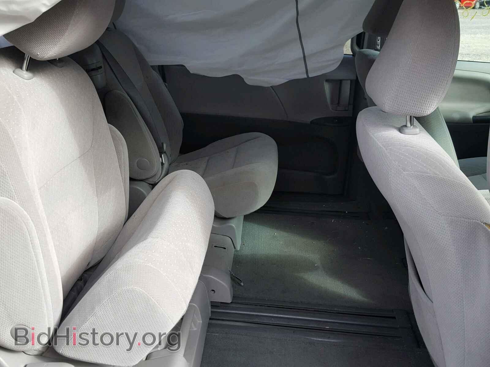2017 TOYOTA SIENNA LE - VIN: 5TDKZ3DC8HS843473 - Фото 6