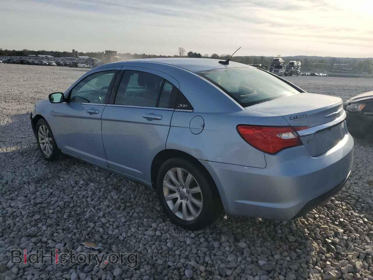 2013 CHRYSLER 200 - VIN: 1C3CCBBG2DN569150 - Фото 2