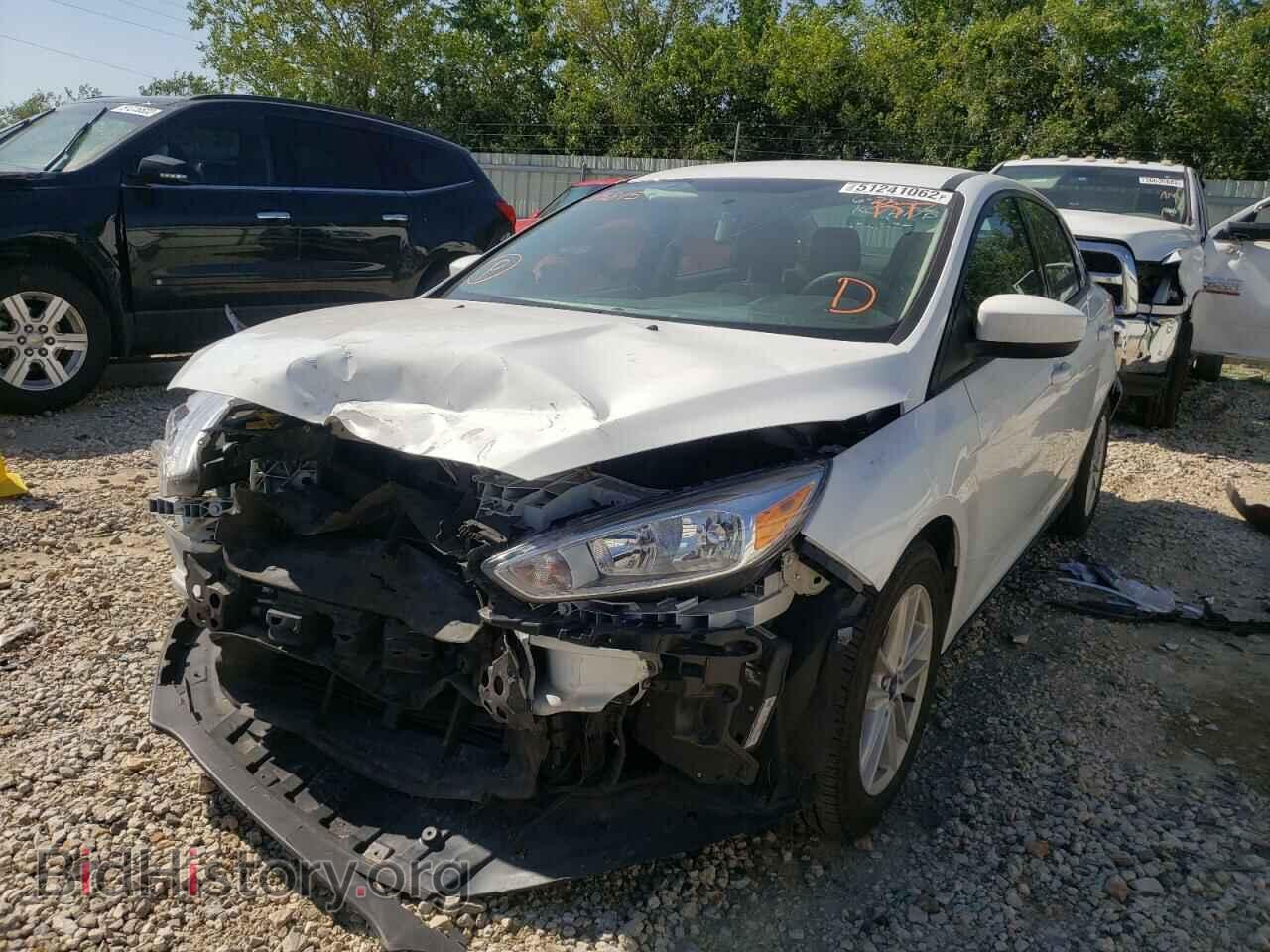 2018 FORD FOCUS - VIN: 1FADP3F24JL215815 - Фото 2