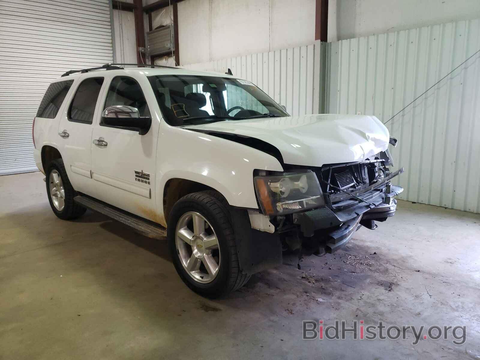 Photo 1GNSCAE06BR248631 - CHEVROLET TAHOE 2011