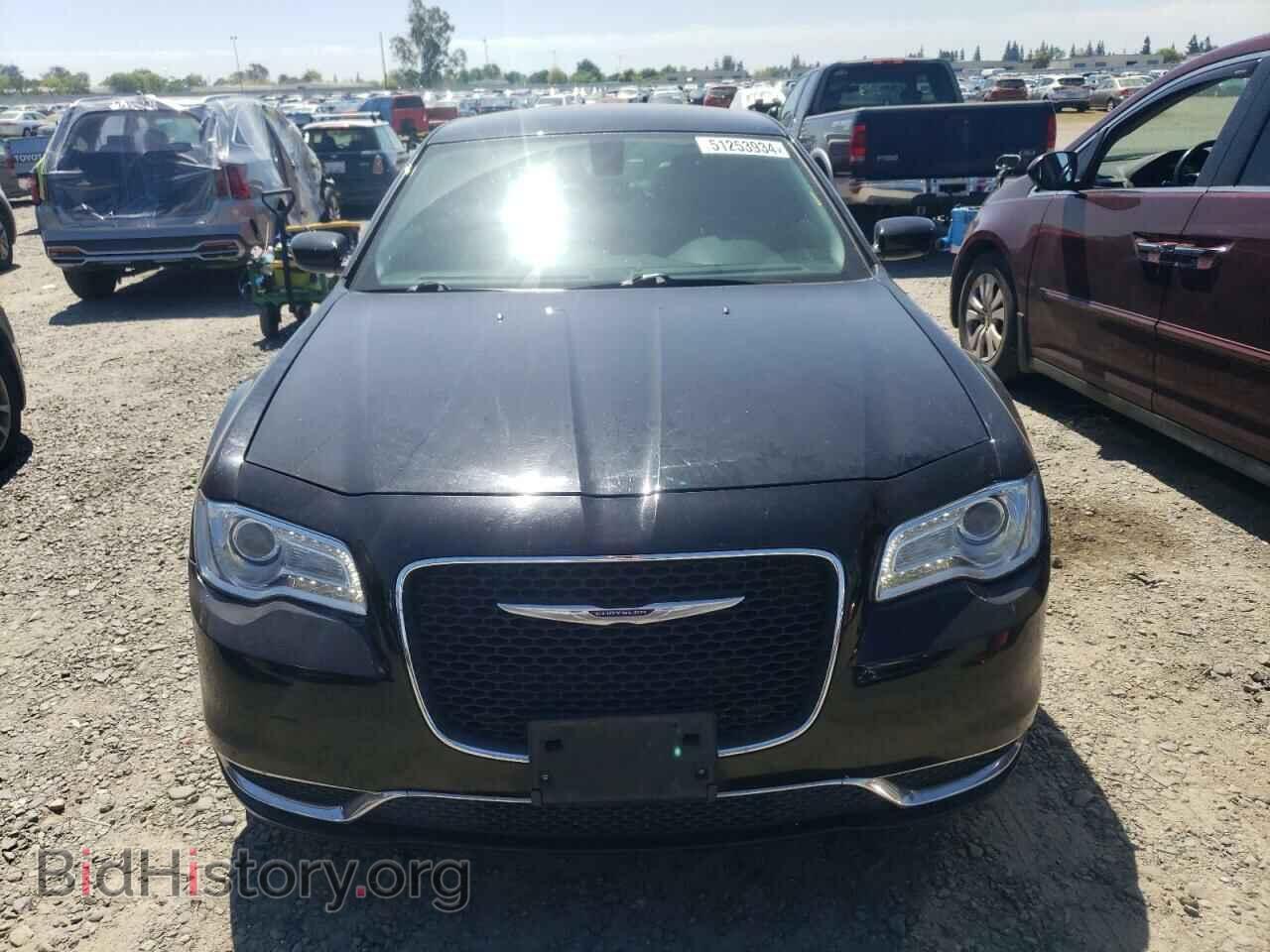 2019 CHRYSLER 300 - VIN: 2C3CCAAG2KH603542 - Фото 5