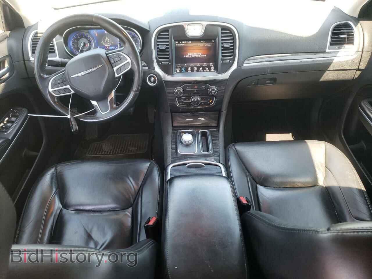 2019 CHRYSLER 300 - VIN: 2C3CCAAG2KH603542 - Фото 8