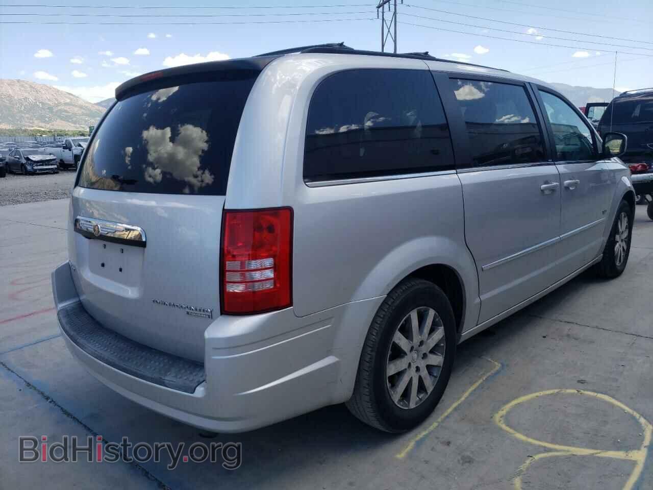2009 CHRYSLER MINIVAN - VIN: 2A8HR541X9R661023 - Фото 4