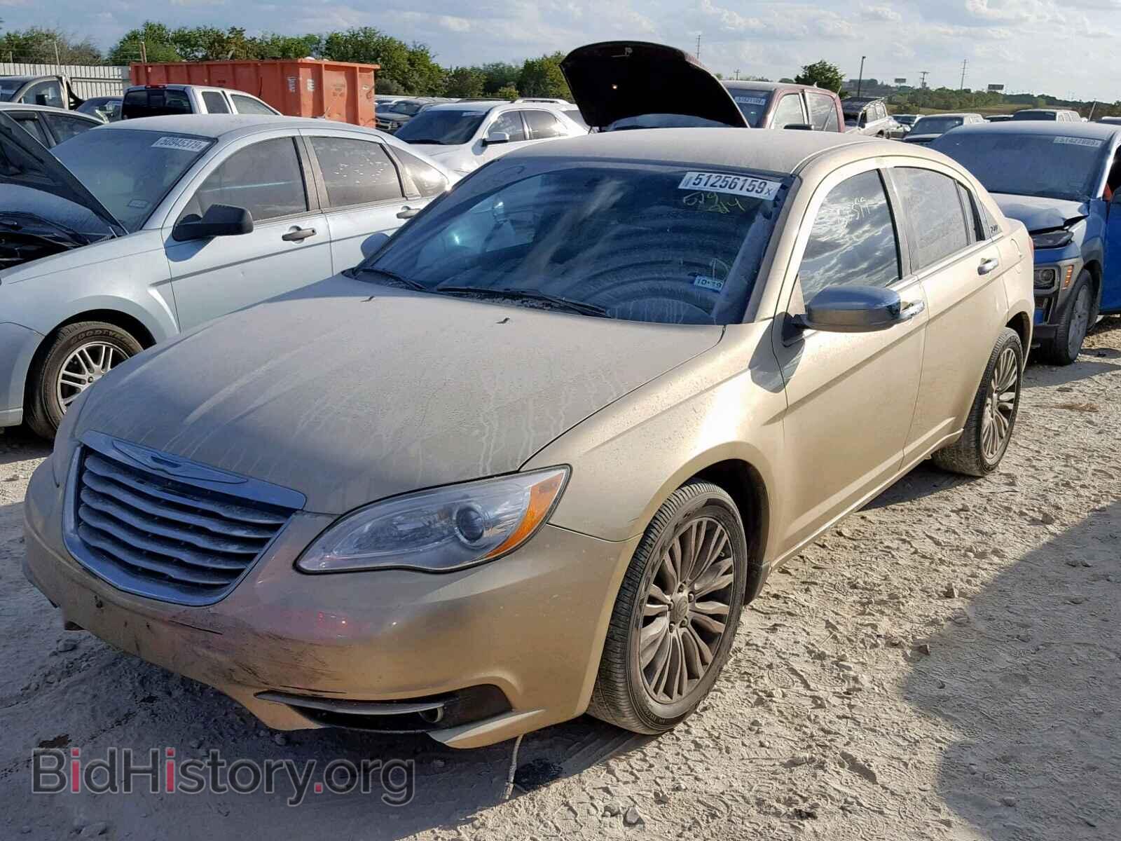 2011 CHRYSLER 200 - VIN: 1C3BC2FB8BN519814 - Фото 2