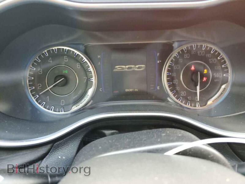 2016 Chrysler 200 (VIN 1C3CCCAB1GN166812) — photo 9 of 15