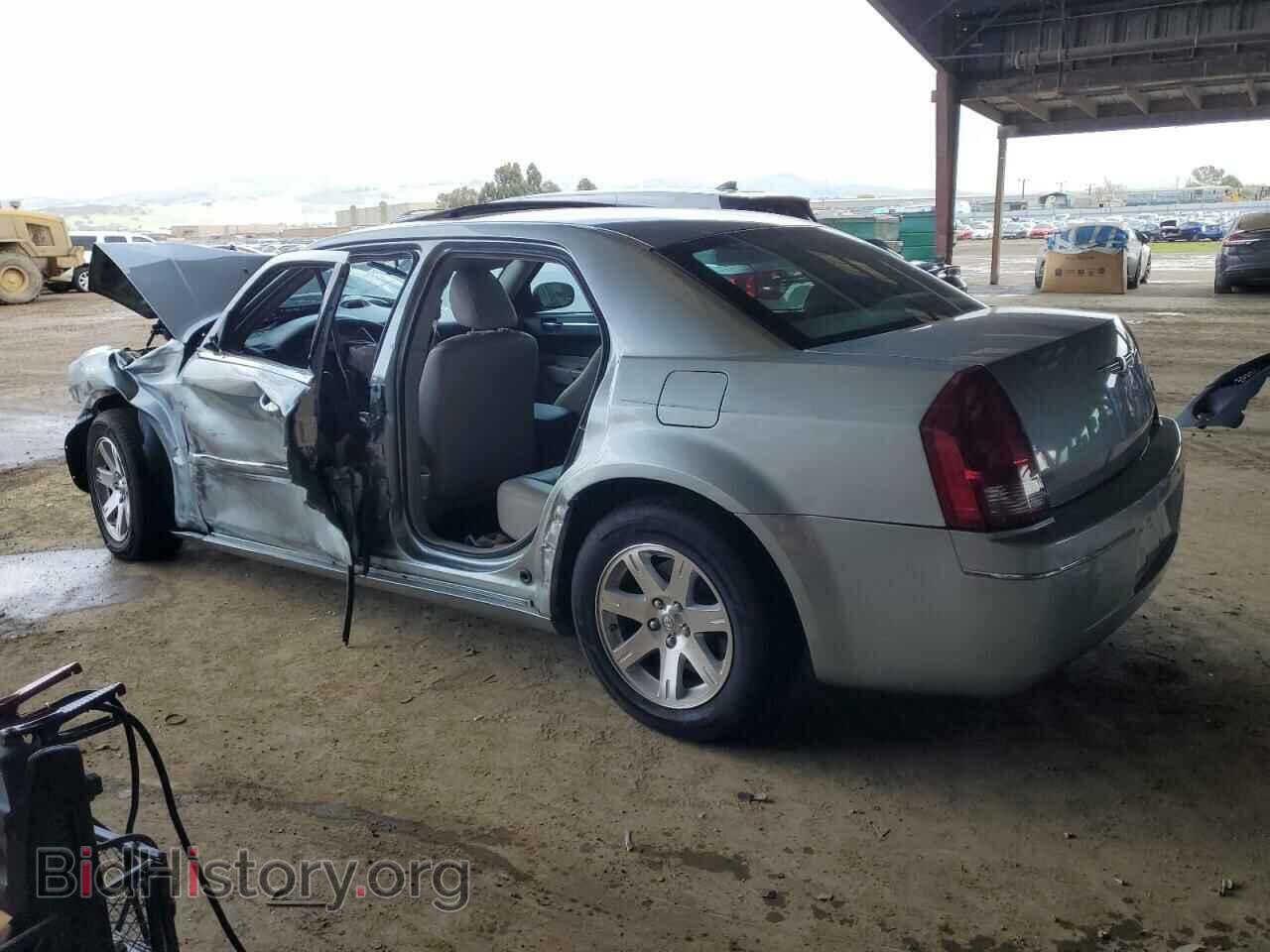 2006 CHRYSLER 300 - VIN: 2C3KA53G06H331861 - Фото 2