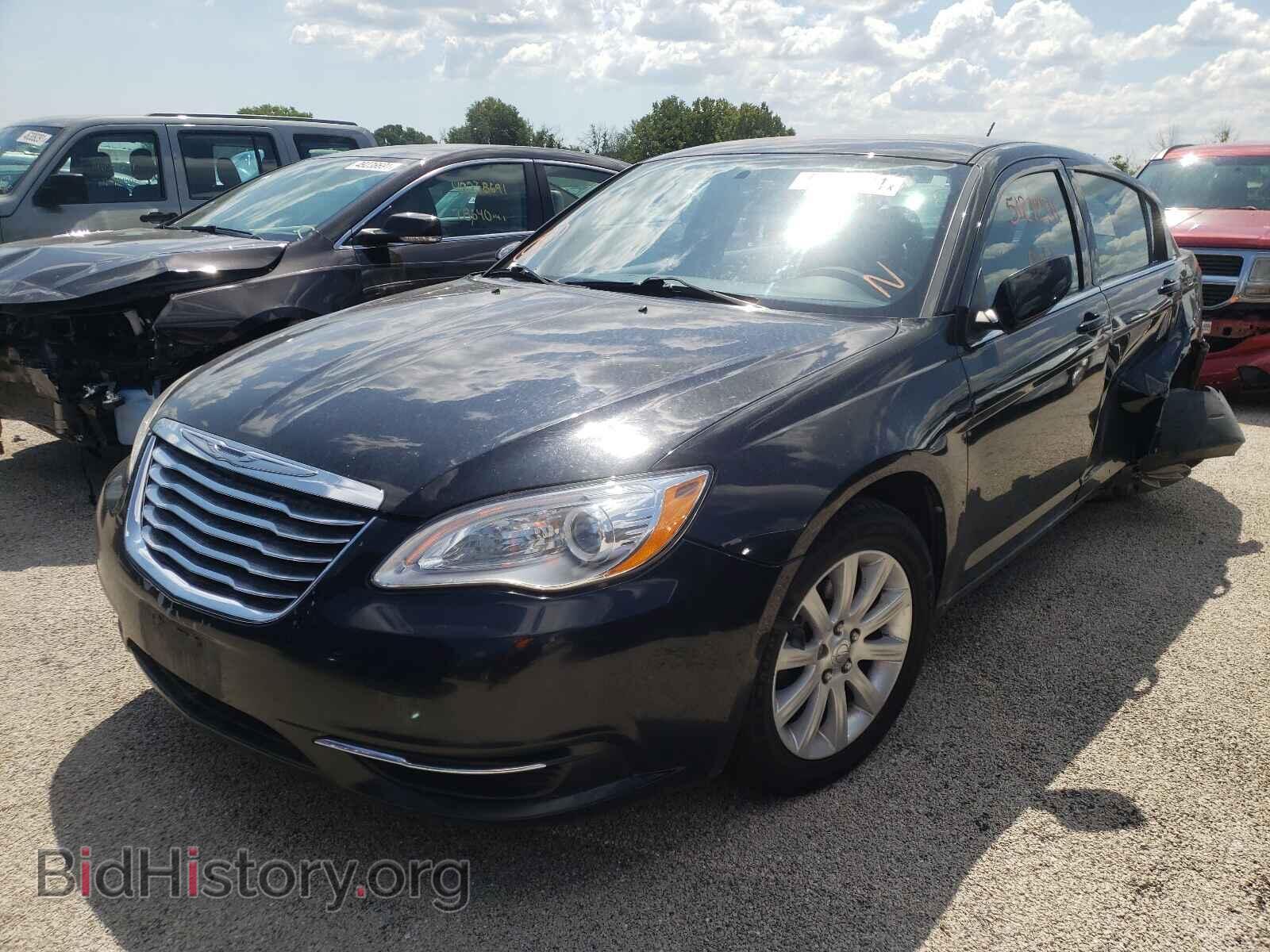 2013 CHRYSLER 200 - VIN: 1C3CCBBG8DN533916 - Фото 2