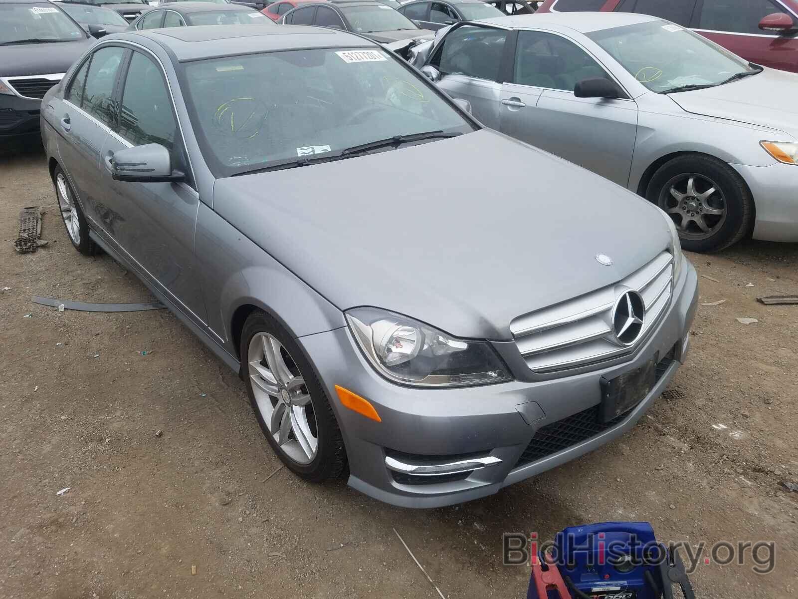 Photo WDDGF8AB6DA787960 - MERCEDES-BENZ C-CLASS 2013