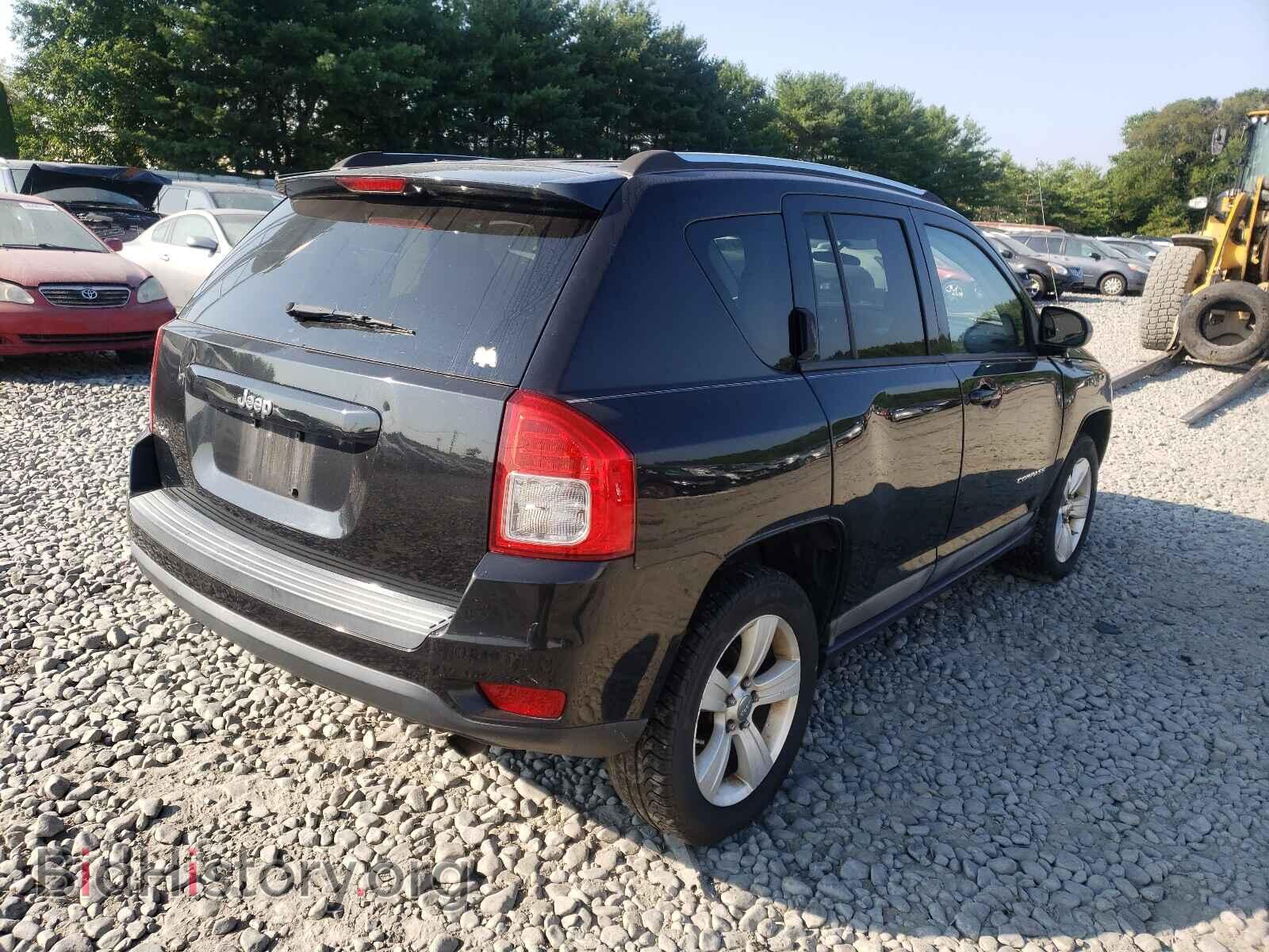 2011 JEEP COMPASS - VIN: 1J4NF1FB1BD135450 - Фото 4