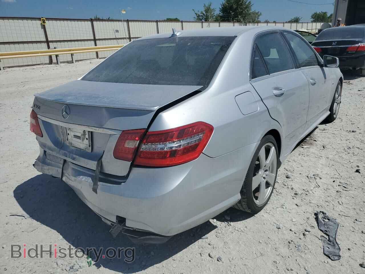 2012 MERCEDES-BENZ E-CLASS - VIN: WDDHF5KB8CA637977 - Фото 2