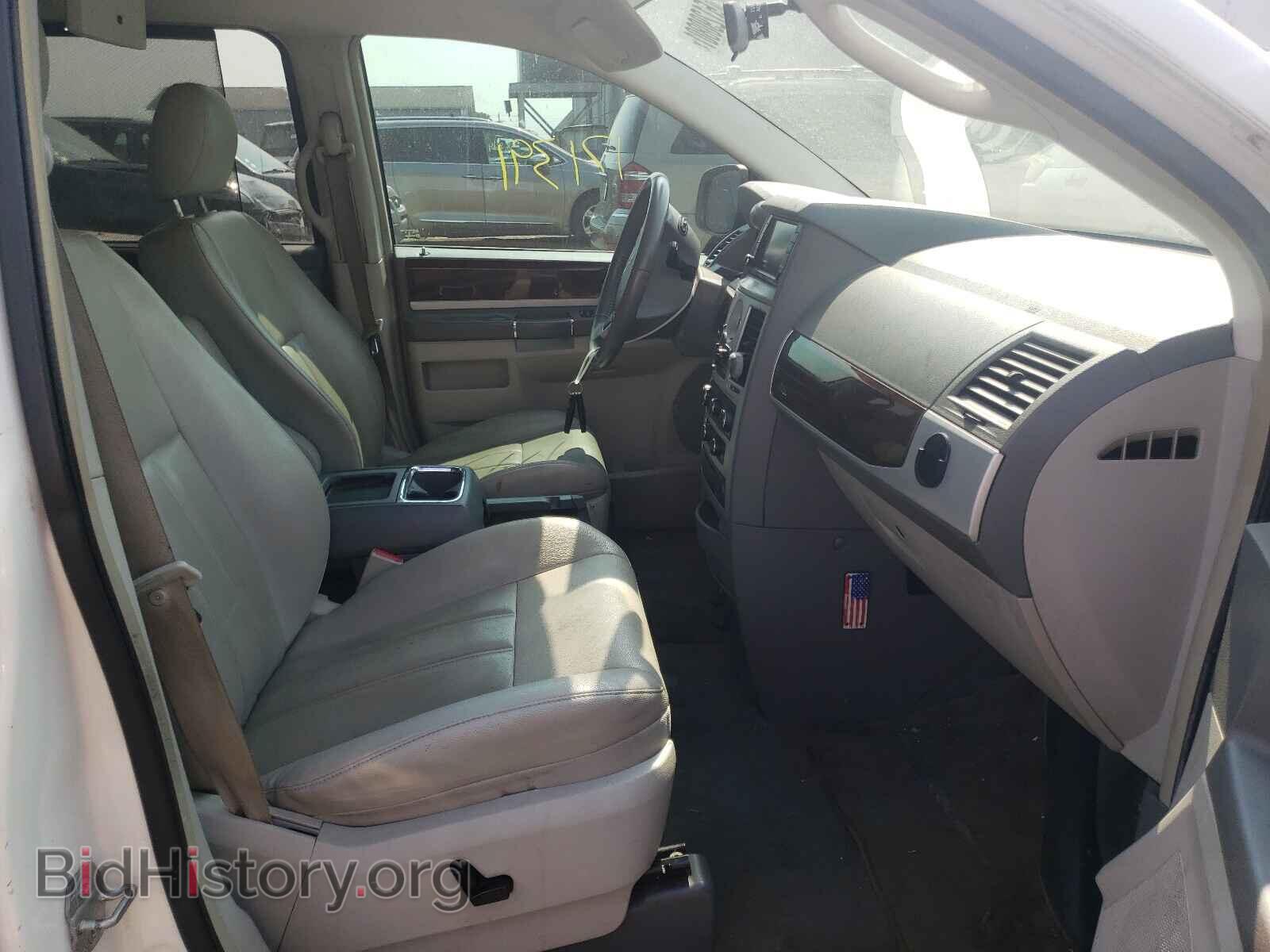 2010 CHRYSLER MINIVAN - VIN: 2A4RR5DX9AR124075 - Фото 5