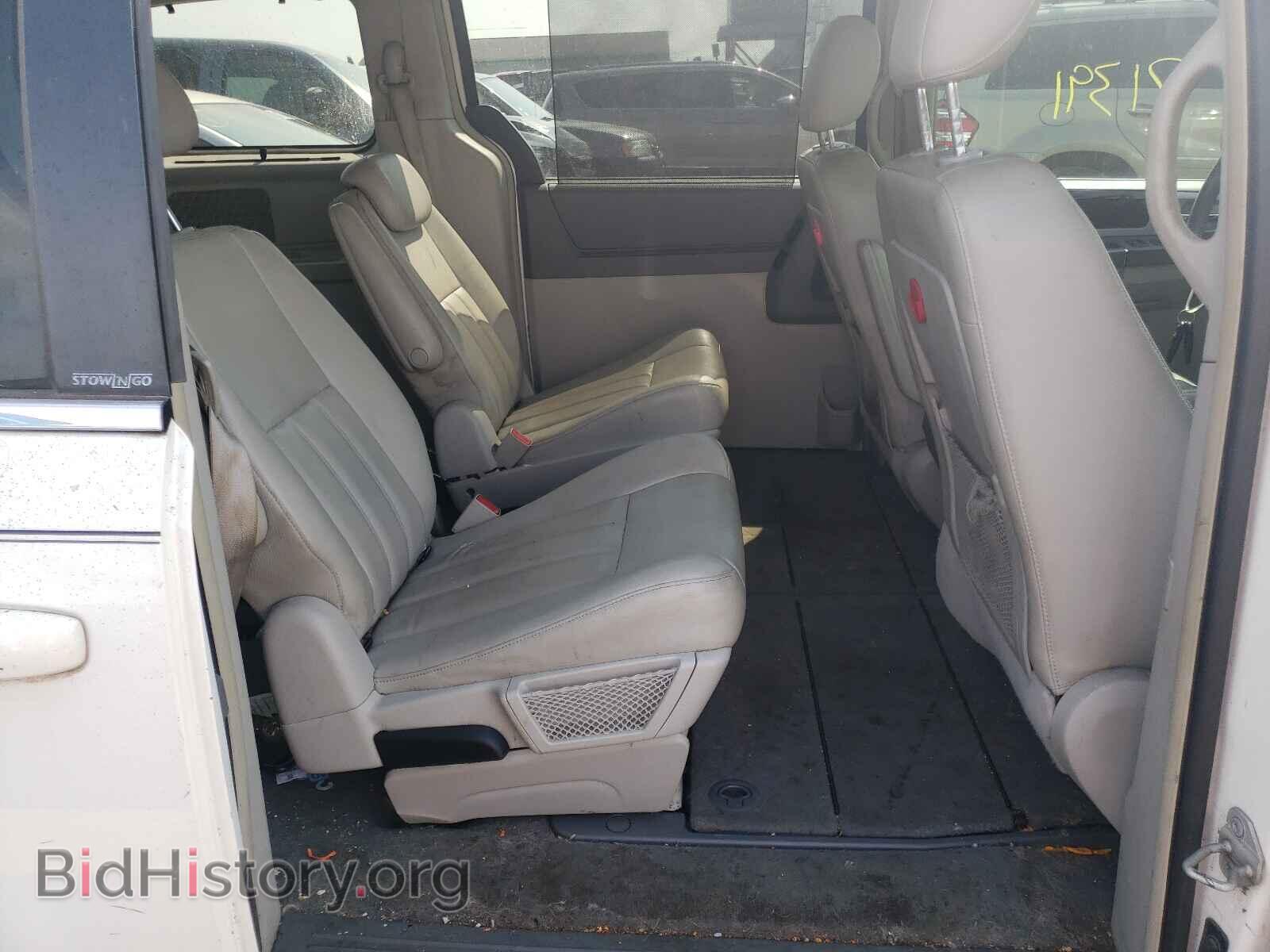 2010 CHRYSLER MINIVAN - VIN: 2A4RR5DX9AR124075 - Фото 6