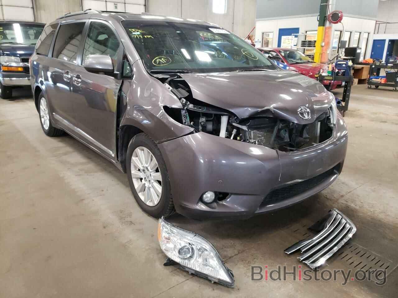 Фотография 5TDDK3DC9BS017493 - TOYOTA SIENNA 2011