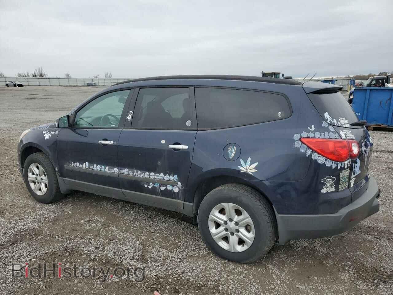 2011 CHEVROLET TRAVERSE - VIN: 1GNKRFED0BJ404806 - Фото 2