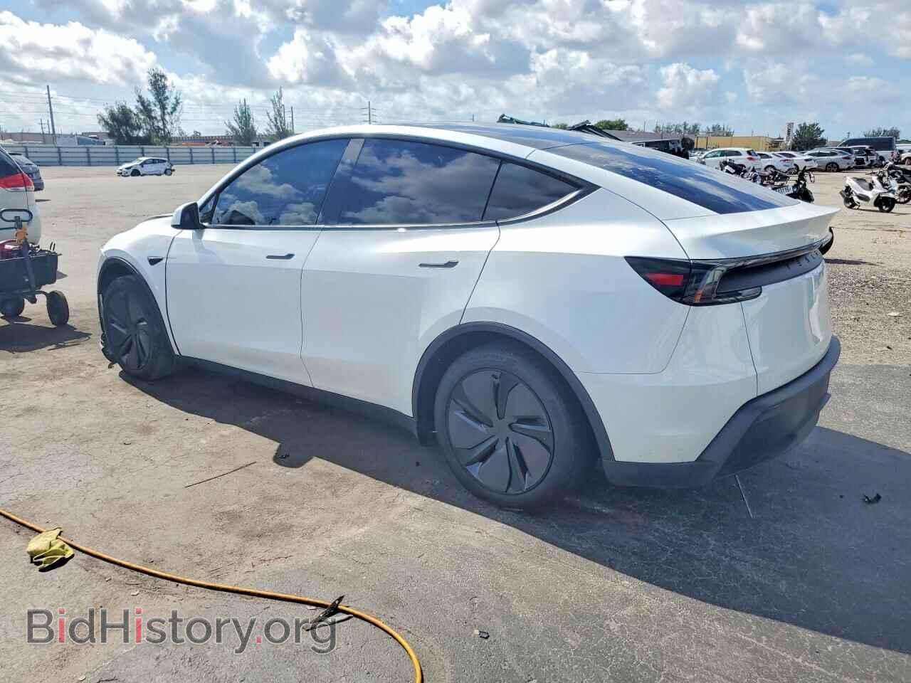 2026 TESLA MODEL Y - VIN: 7SAYGDEE9TA470818 - Фото 2