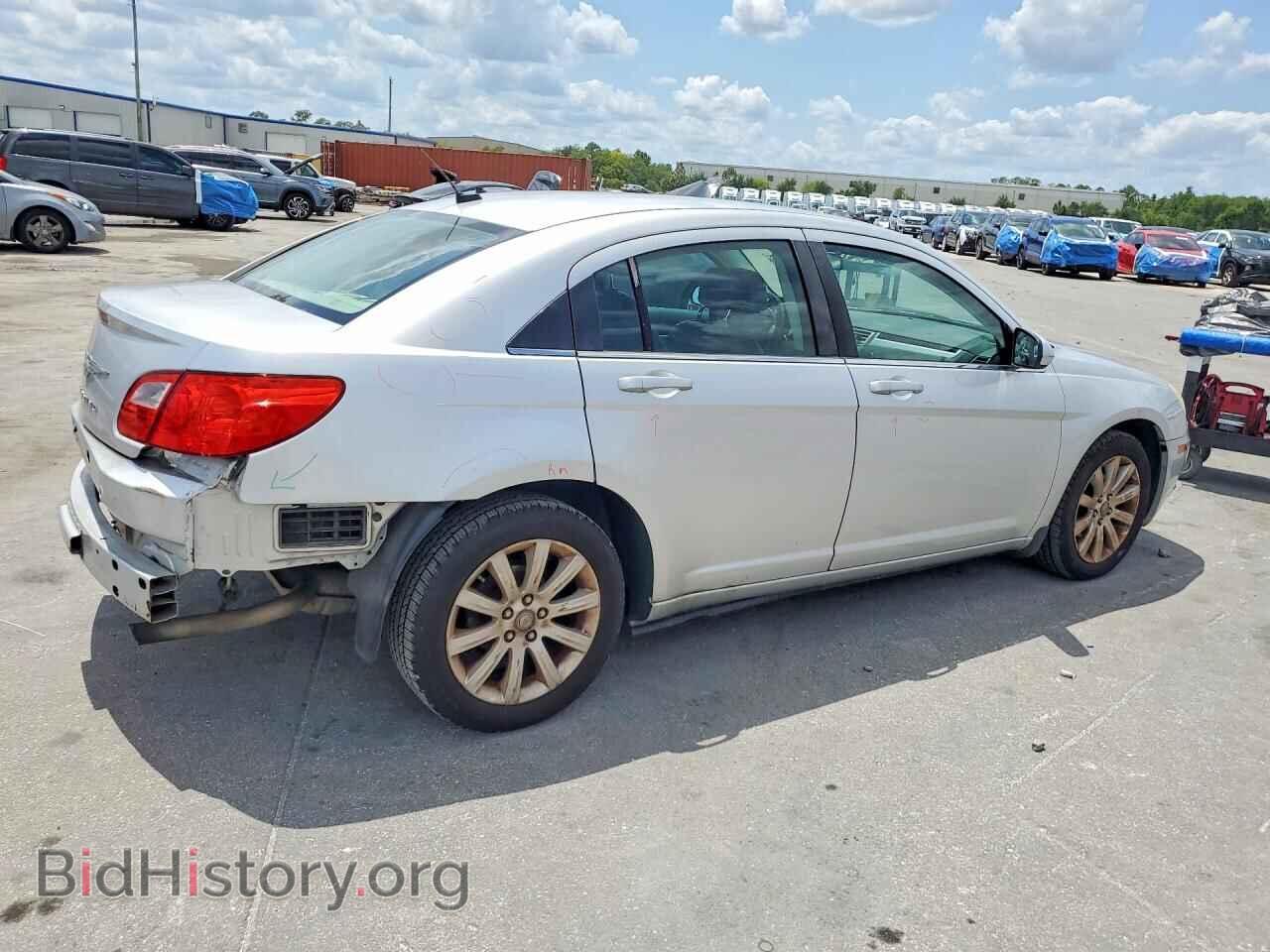 2010 CHRYSLER SEBRING - VIN: 1C3CC5FB5AN212962 - Фото 3