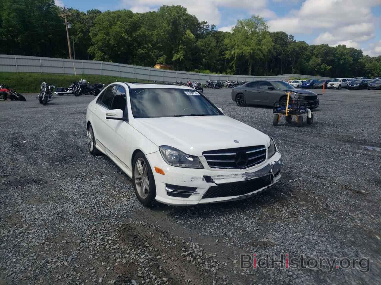 Photo WDDGF4HBXEG220986 - MERCEDES-BENZ C-CLASS 2014