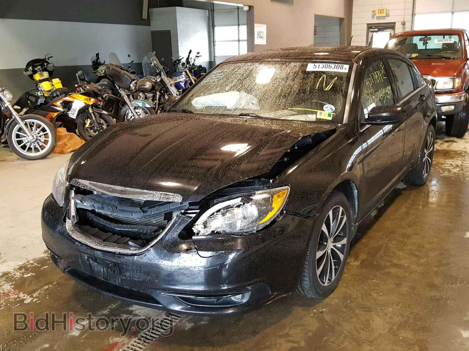 2011 CHRYSLER 200 - VIN: 1C3BC8FG2BN567338 - Фото 2