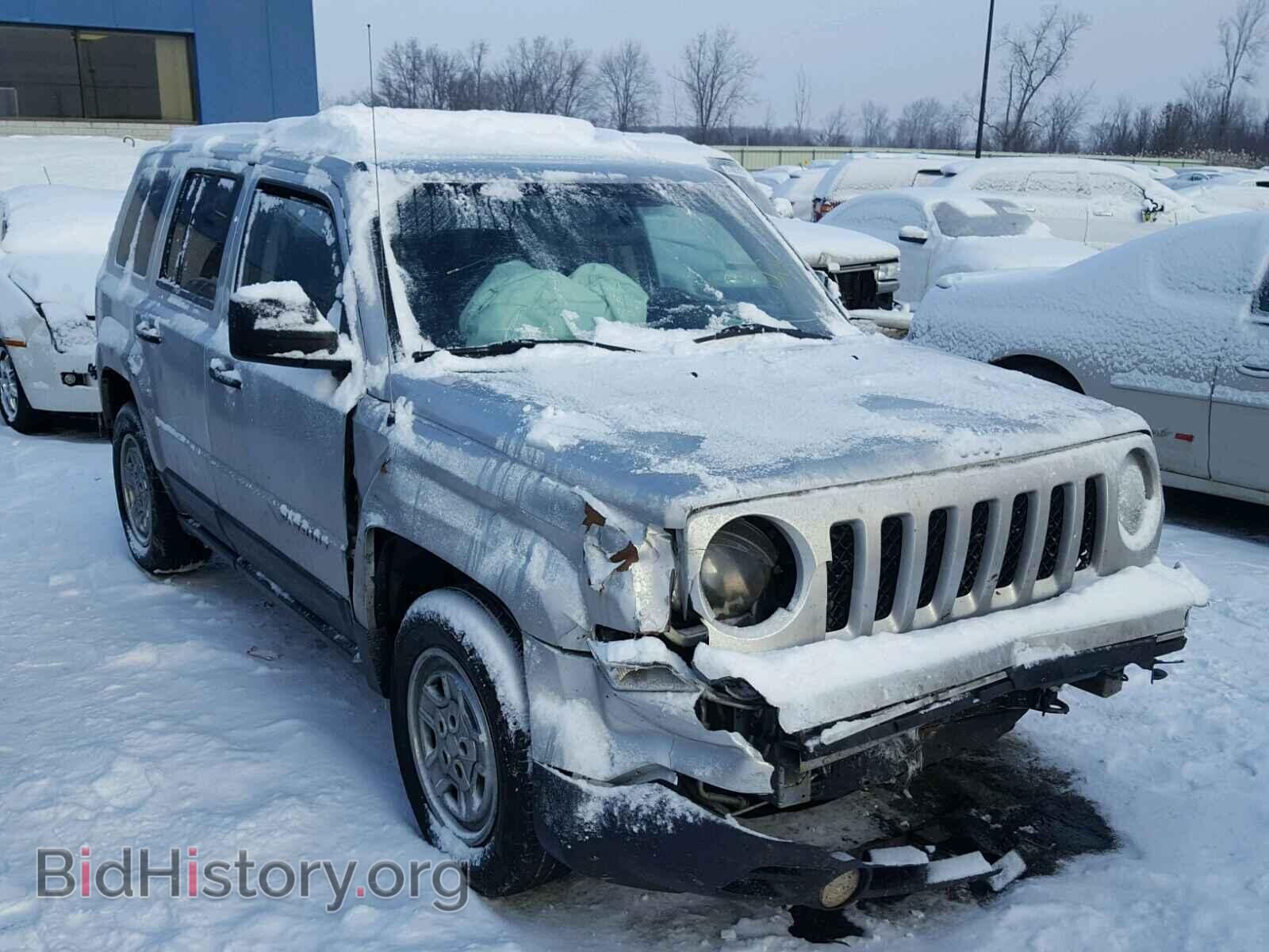 Photo 1J4NT1GB3BD286930 - JEEP PATRIOT 2011