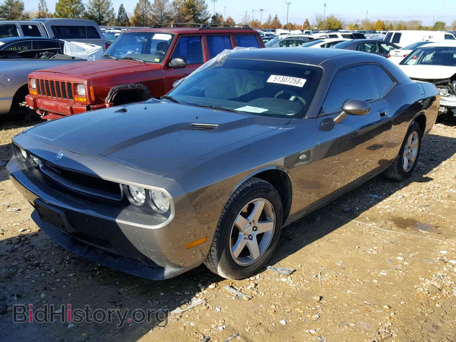 2010 DODGE CHALLENGER - VIN: 2B3CJ4DV3AH120431 - Photo 2
