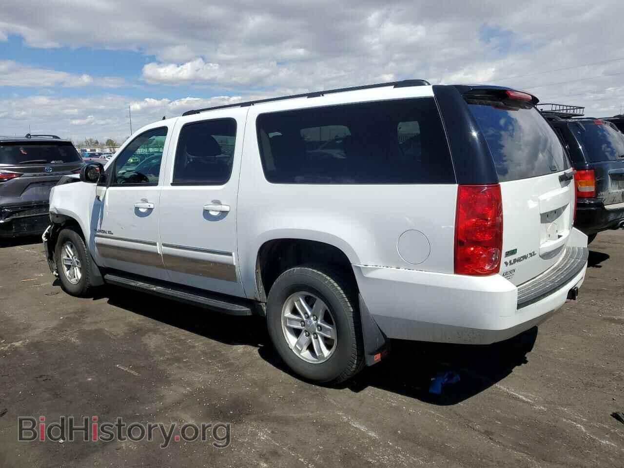 2011 GMC YUKON - VIN: 1GKS2HE39BR393200 - Фото 2