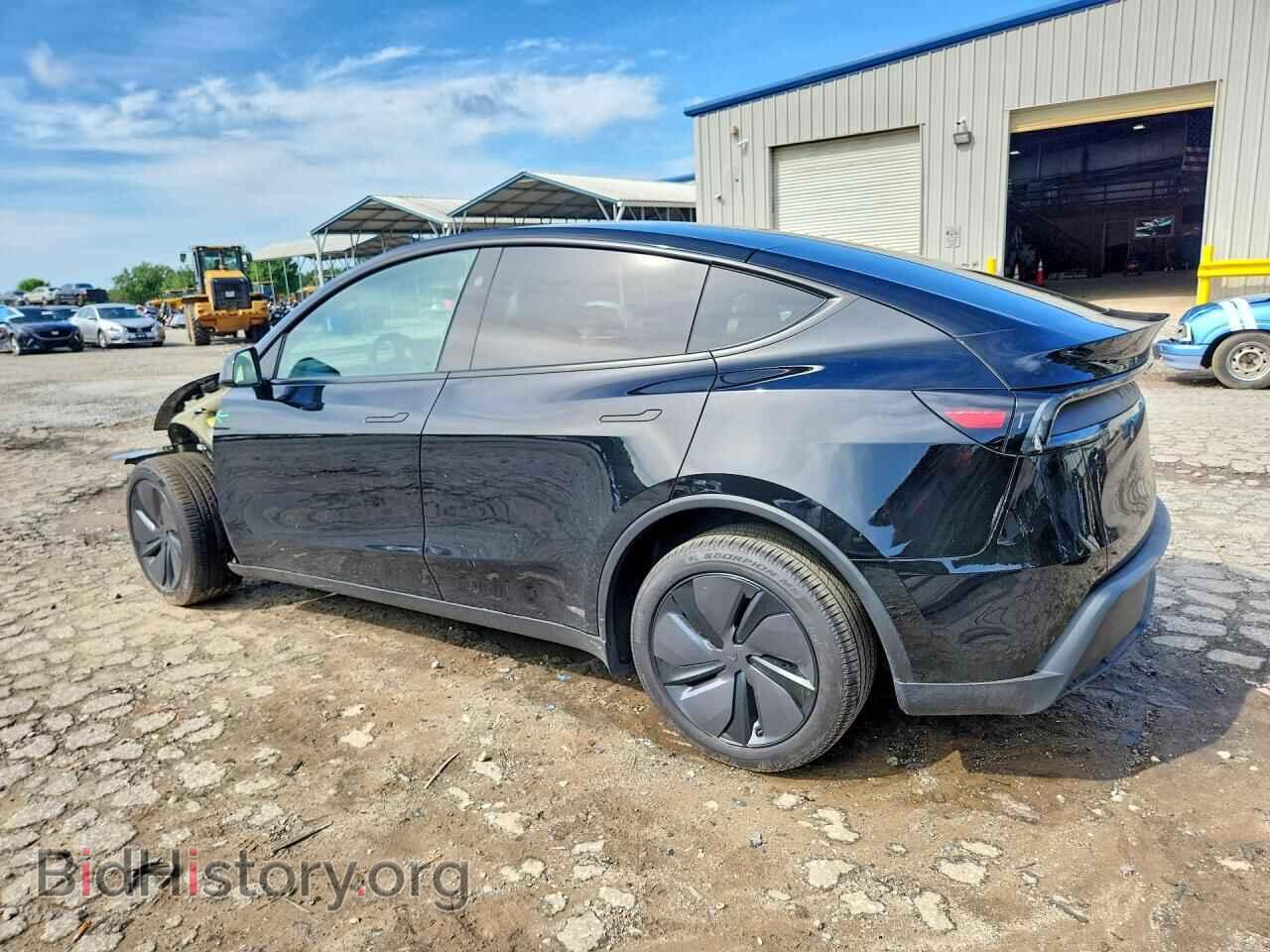 2026 TESLA MODEL Y - VIN: 7SAYGDEDXTA437348 - Фото 2