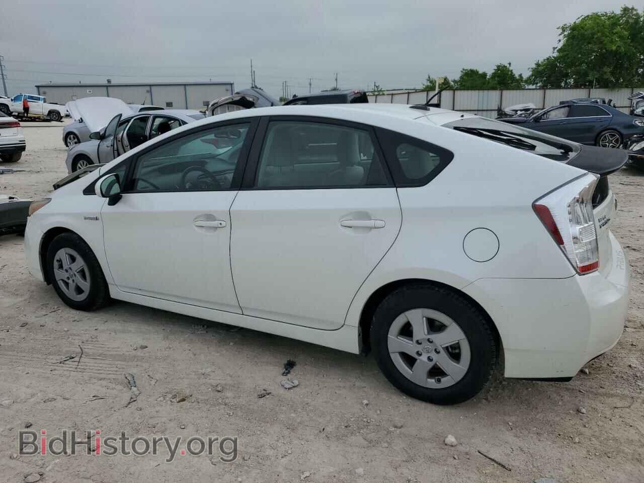2011 TOYOTA PRIUS - VIN: JTDKN3DU6B1445896 - Фото 2