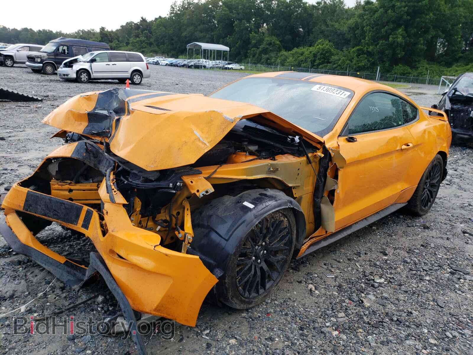 2019 FORD MUSTANG - VIN: 1FA6P8CF0K5122115 - Фото 2