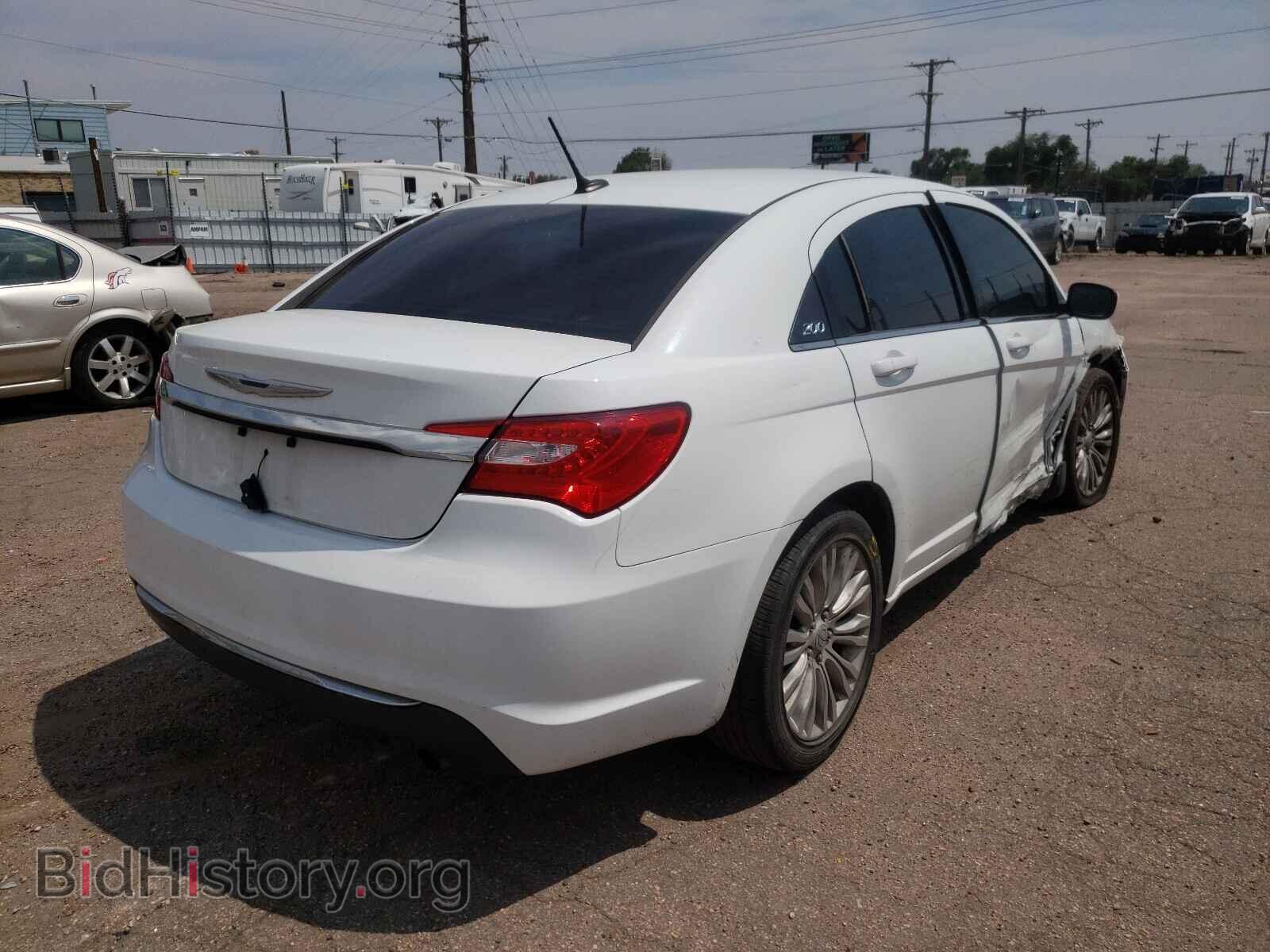 2013 CHRYSLER 200 - VIN: 1C3CCBAB3DN670638 - Фото 4