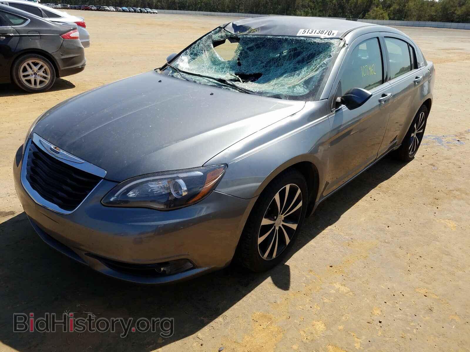 2013 CHRYSLER 200 - VIN: 1C3CCBCG6DN523447 - Фото 2