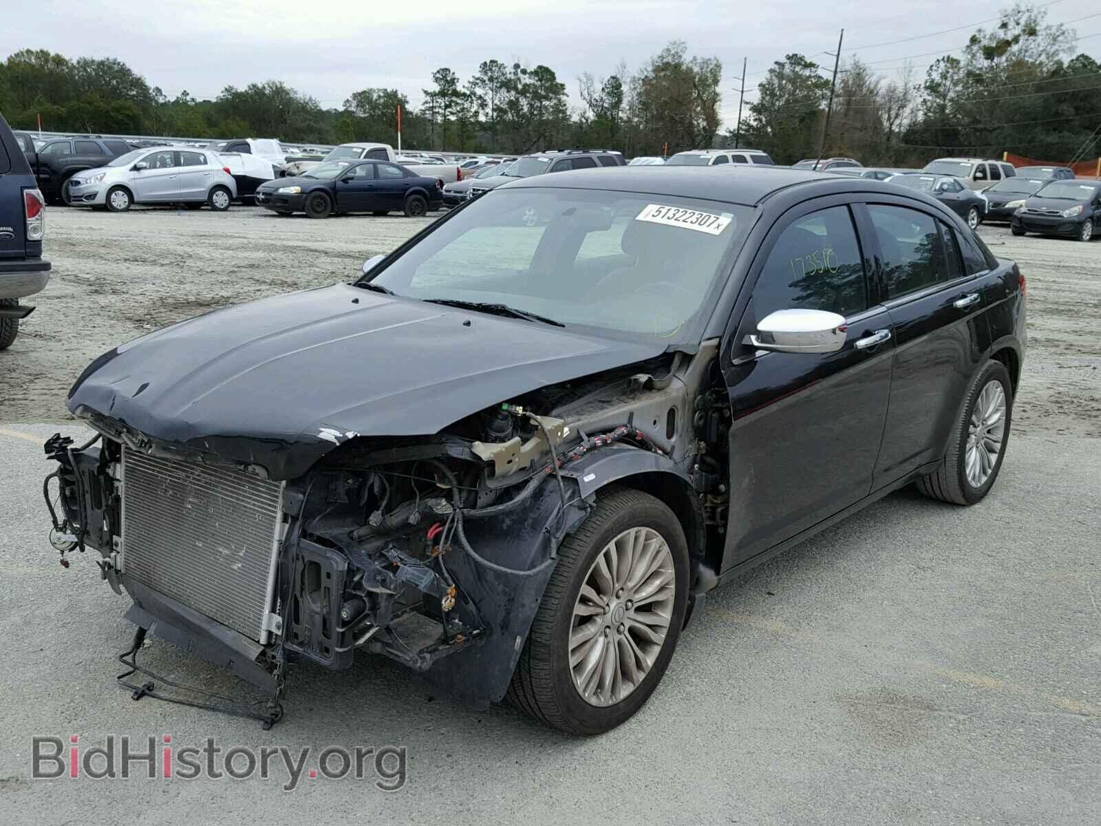 2011 CHRYSLER 200 - VIN: 1C3BC2FG7BN607636 - Фото 2