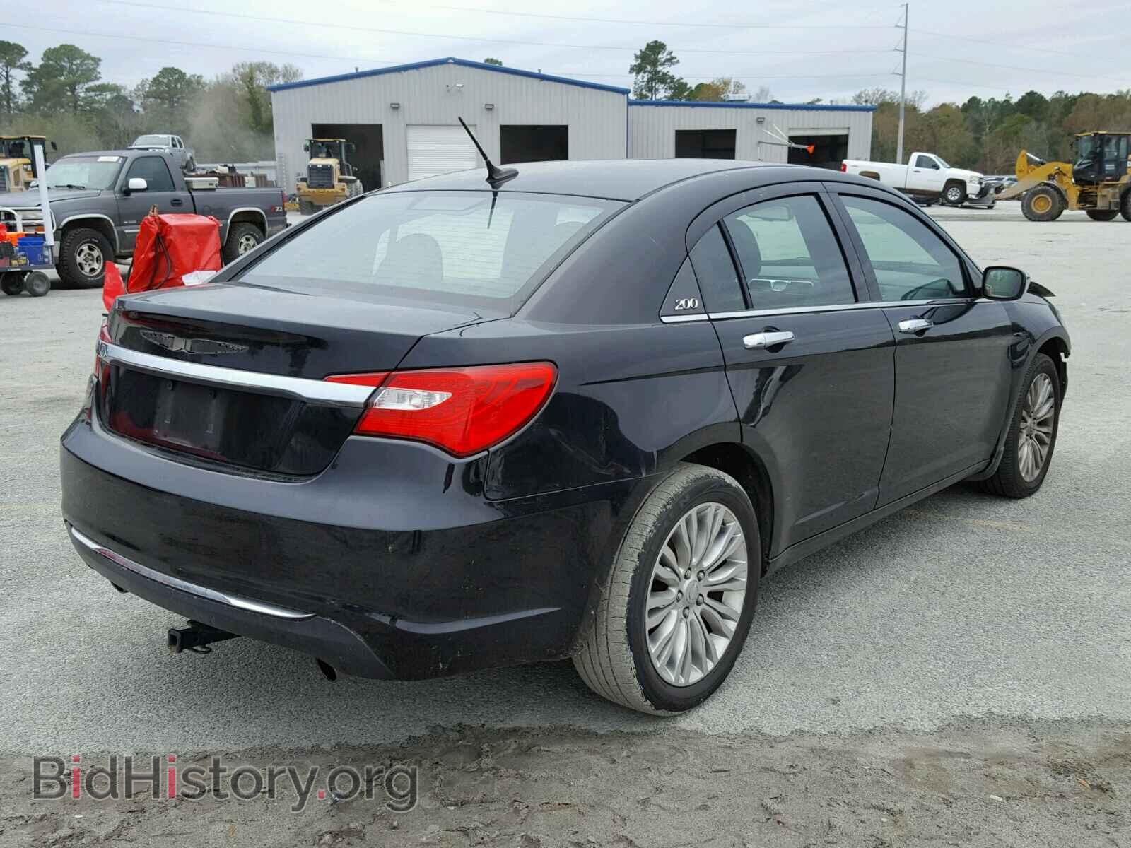 2011 CHRYSLER 200 - VIN: 1C3BC2FG7BN607636 - Фото 4