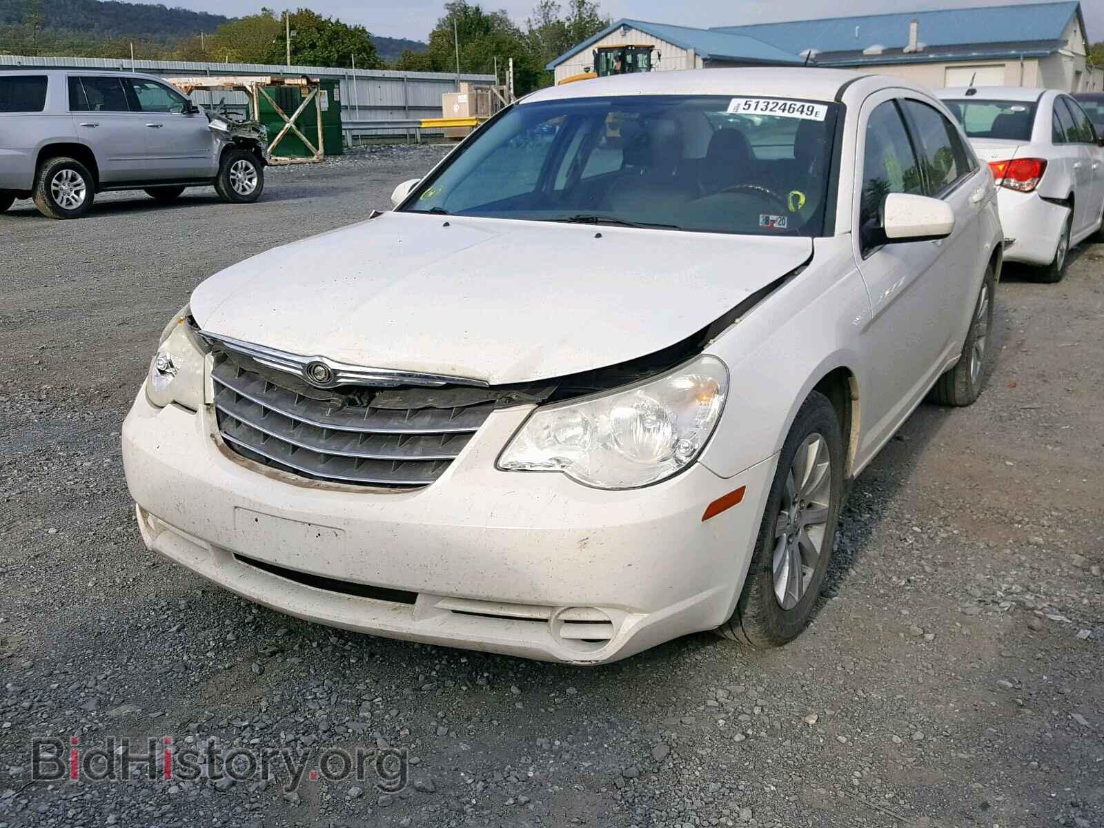2010 CHRYSLER SEBRING - VIN: 1C3CC5FB5AN162998 - Фото 2