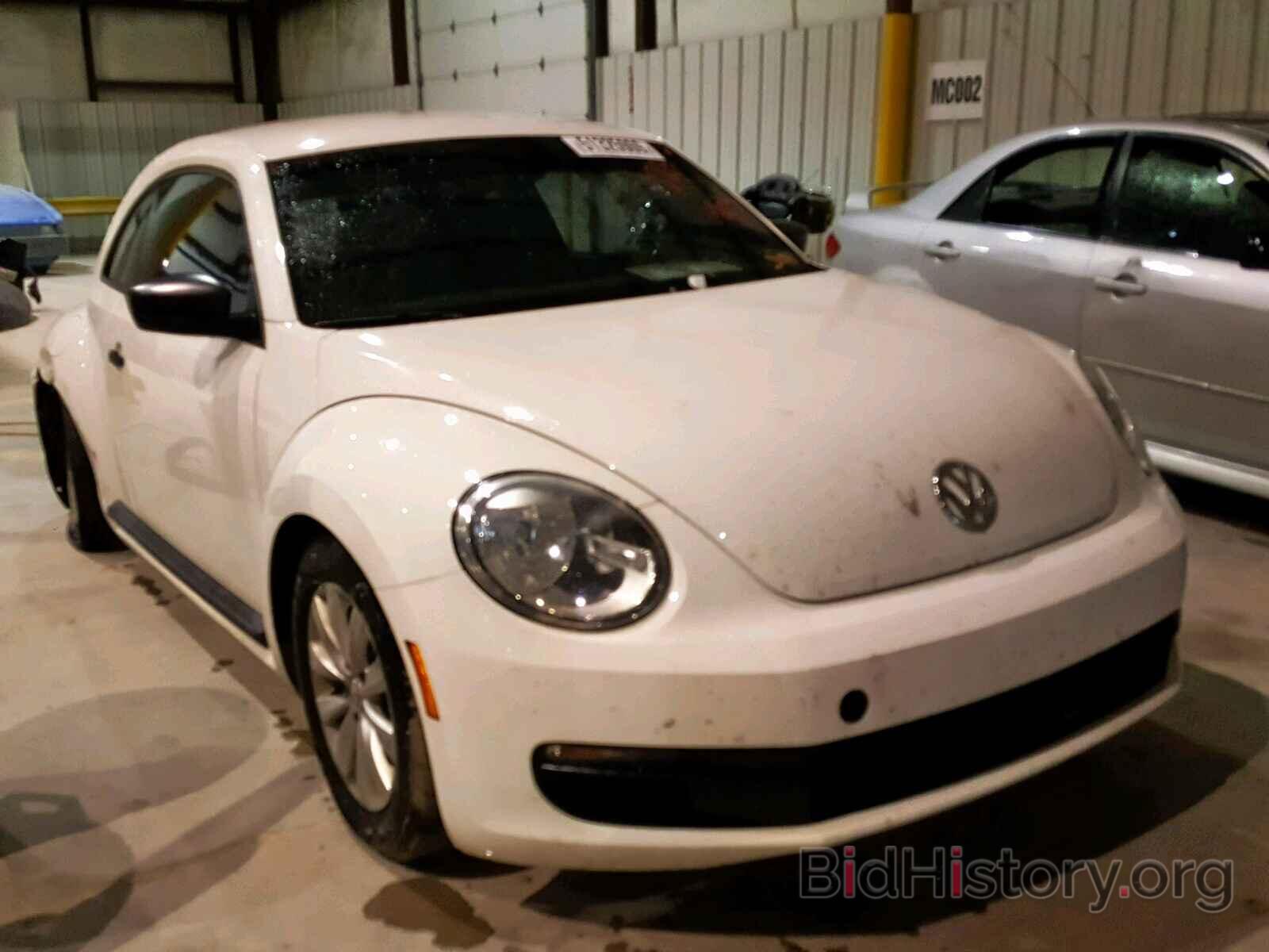 Photo 3VWFP7AT9EM621715 - VOLKSWAGEN BEETLE 2014