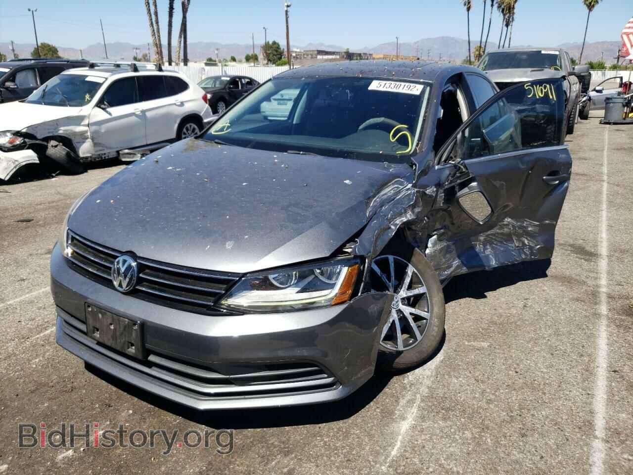 2017 VOLKSWAGEN JETTA - VIN: 3VWDB7AJ2HM411997 - Фото 2