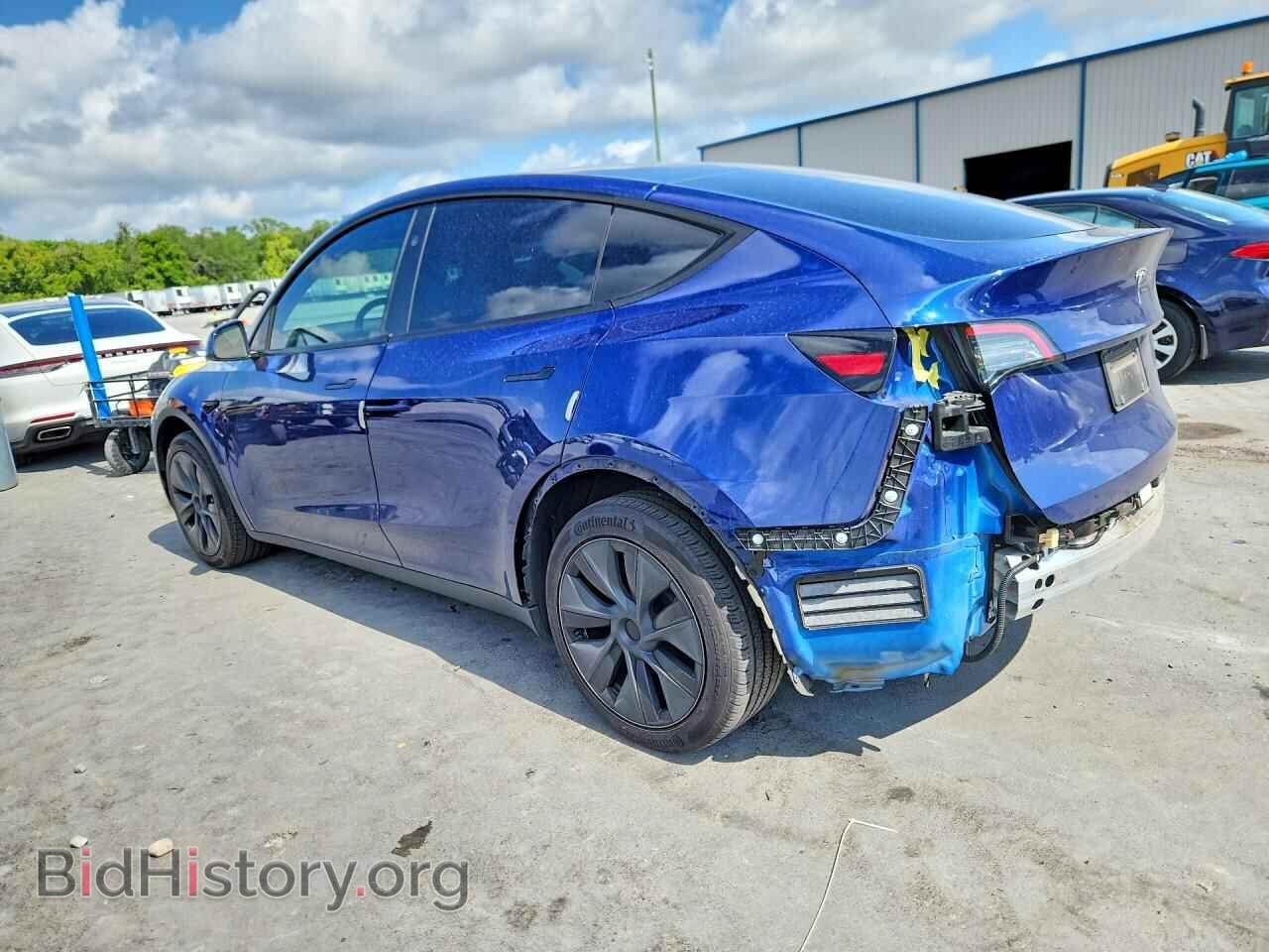2024 TESLA MODEL Y - VIN: 7SAYGDED2RF155667 - Фото 2