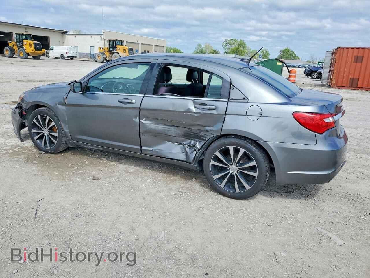 2013 CHRYSLER 200 - VIN: 1C3CCBBG3DN745347 - Photo 2