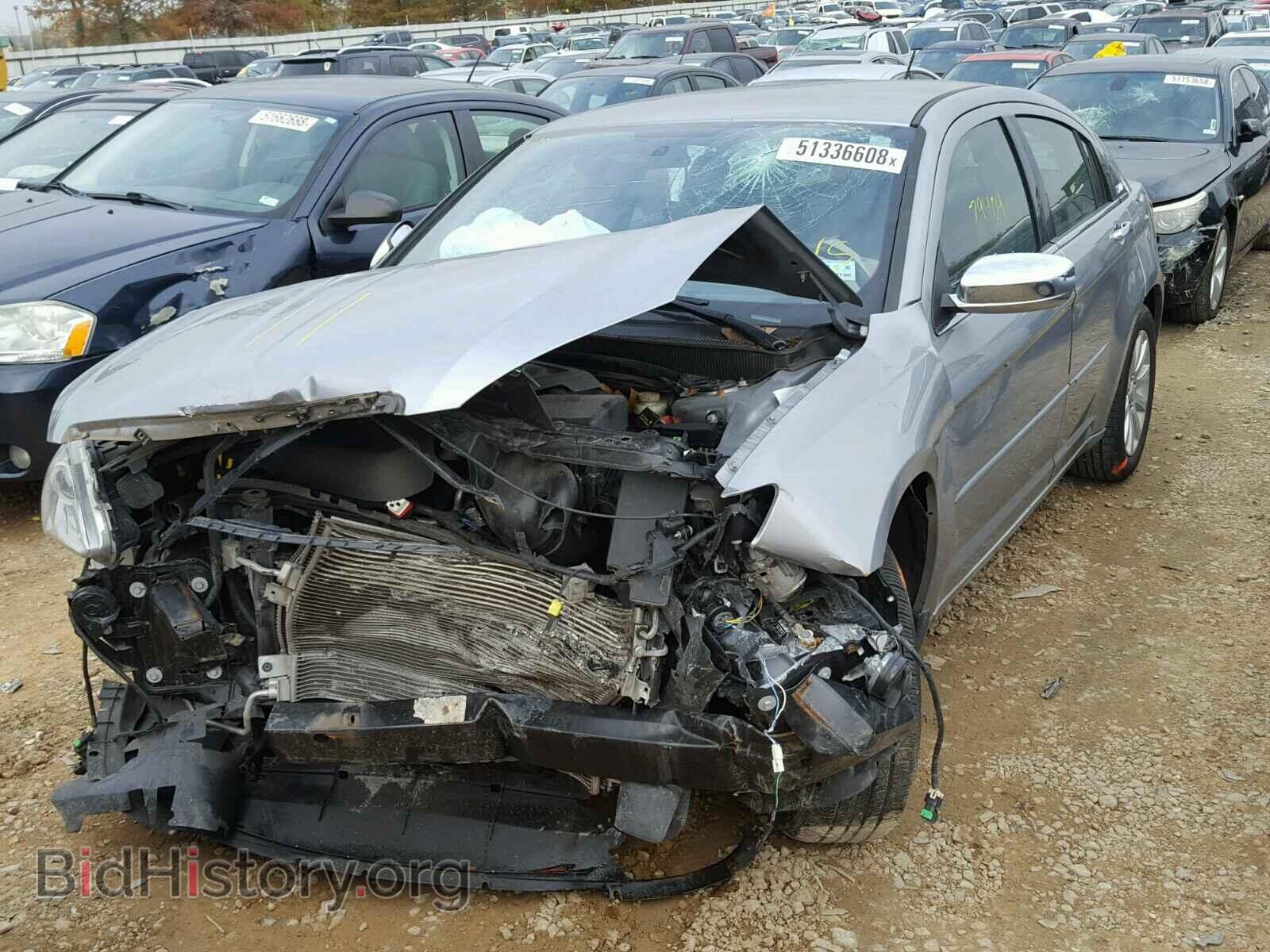 2013 CHRYSLER 200 - VIN: 1C3CCBCG0DN607750 - Фото 2