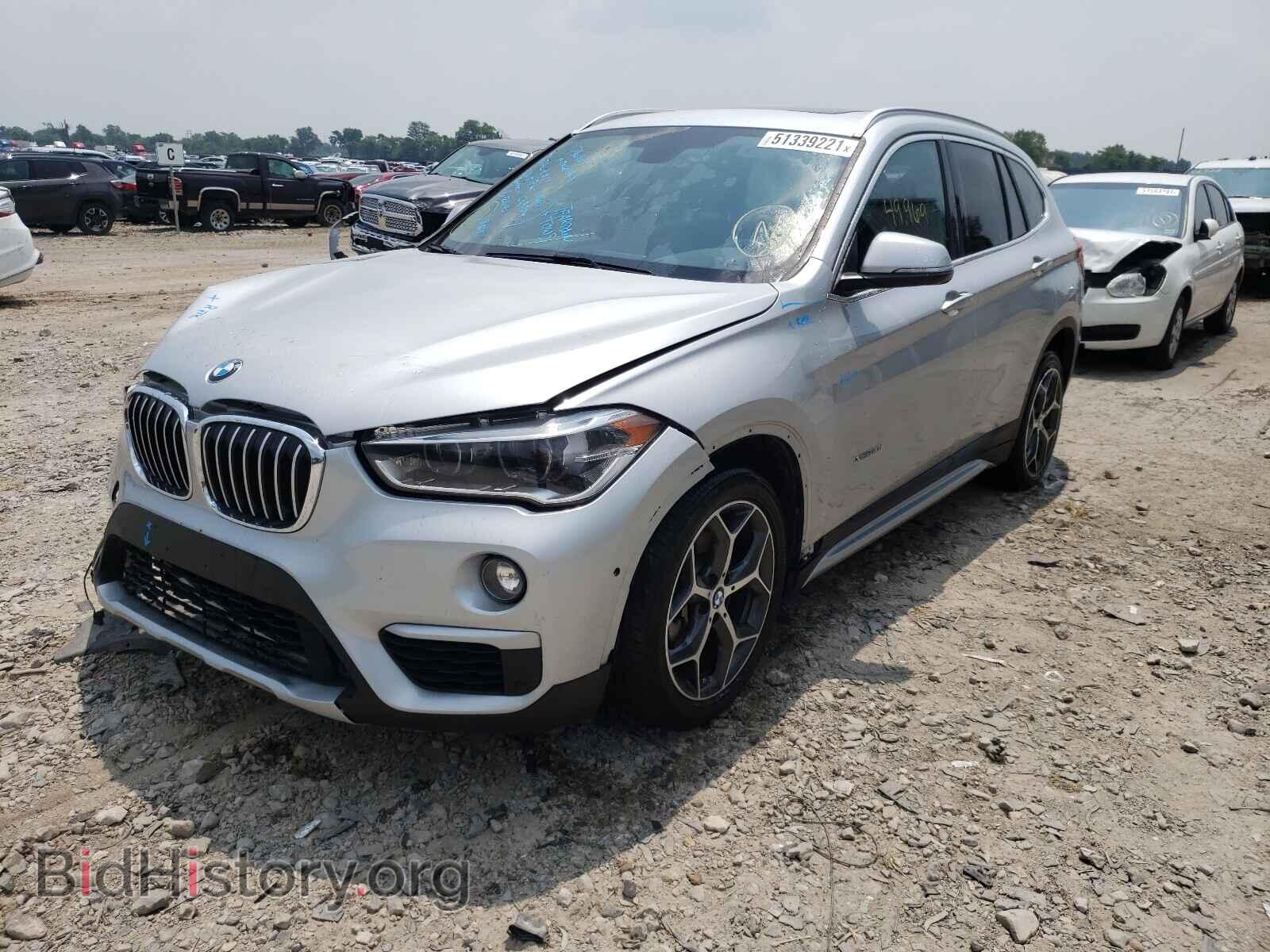 2017 BMW X1 - VIN: WBXHT3C32H5F70040 - Фото 2