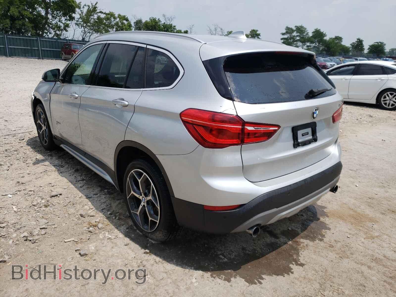 2017 BMW X1 - VIN: WBXHT3C32H5F70040 - Фото 3