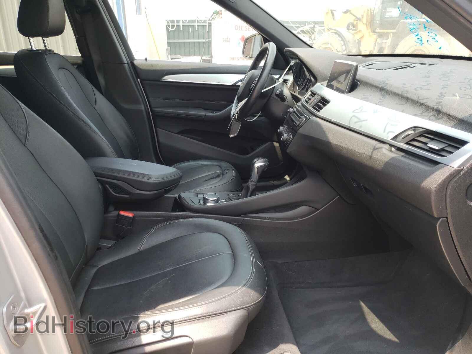 2017 BMW X1 - VIN: WBXHT3C32H5F70040 - Фото 5