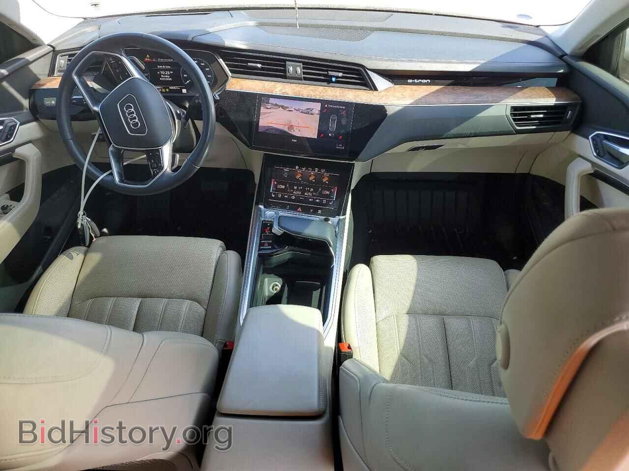 2019 AUDI E-TRON - VIN: WA1VAAGEXKB022146 - Фото 8