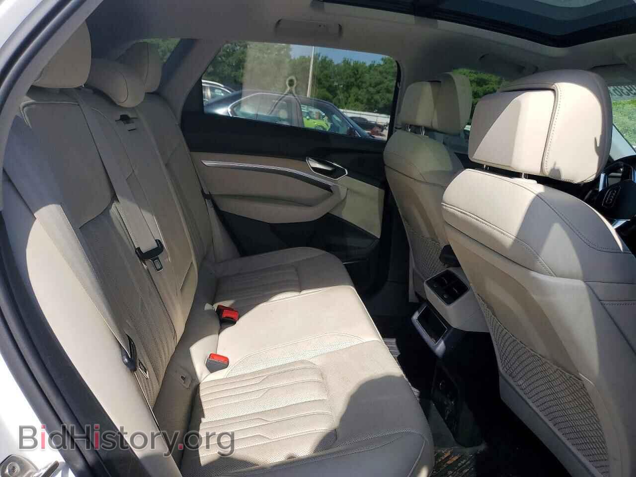 2019 AUDI E-TRON - VIN: WA1VAAGEXKB022146 - Фото 10
