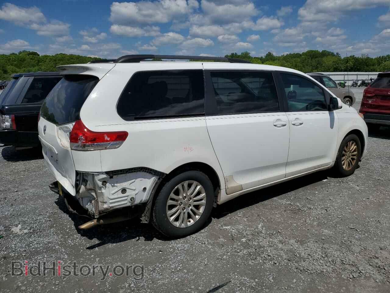 2011 TOYOTA All Models - VIN: 5TDYK3DC8BS080568 - Фото 3